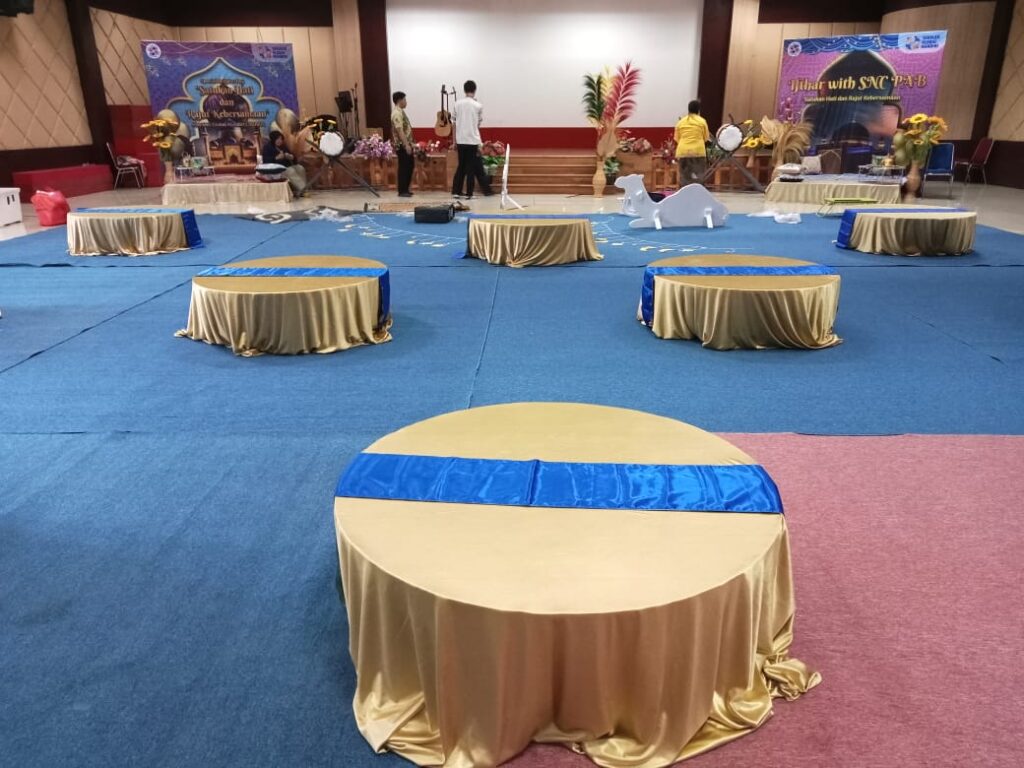 Sewa Meja Bulat Lesehan