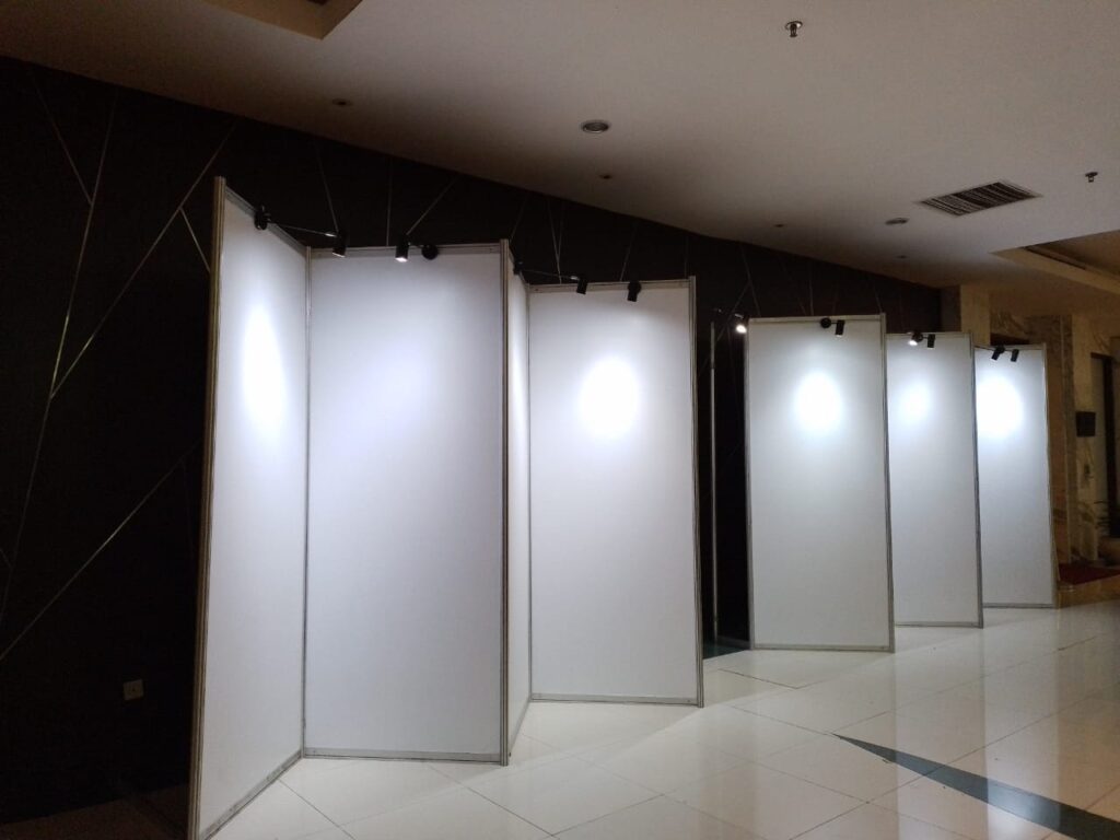Sewa Partisi R8 Bekasi