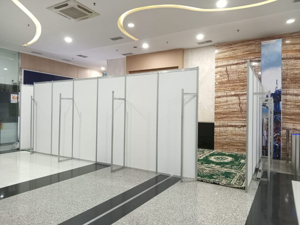 Sewa Partisi R8 Bekasi