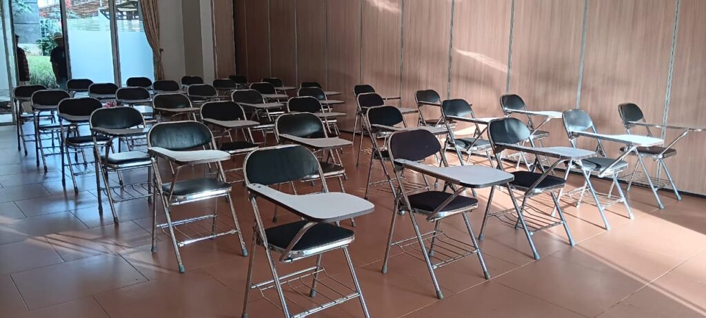 Sewa Kursi Kuliah Lipat