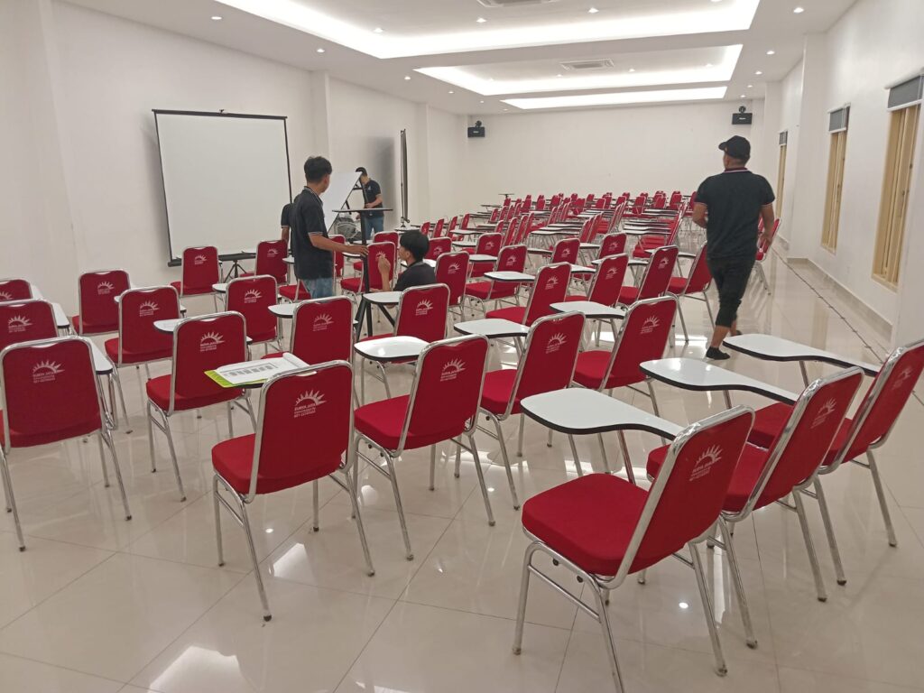 Sewa Kursi Kuliah Merah