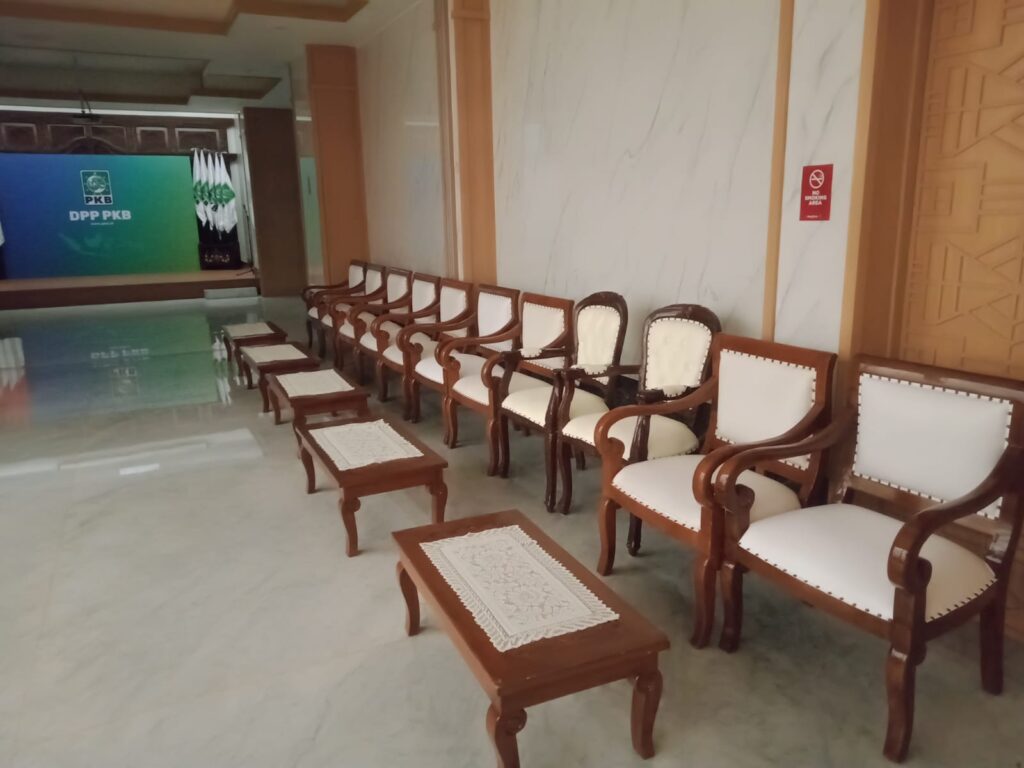 Sewa Meja VIP Kayu Jakarta