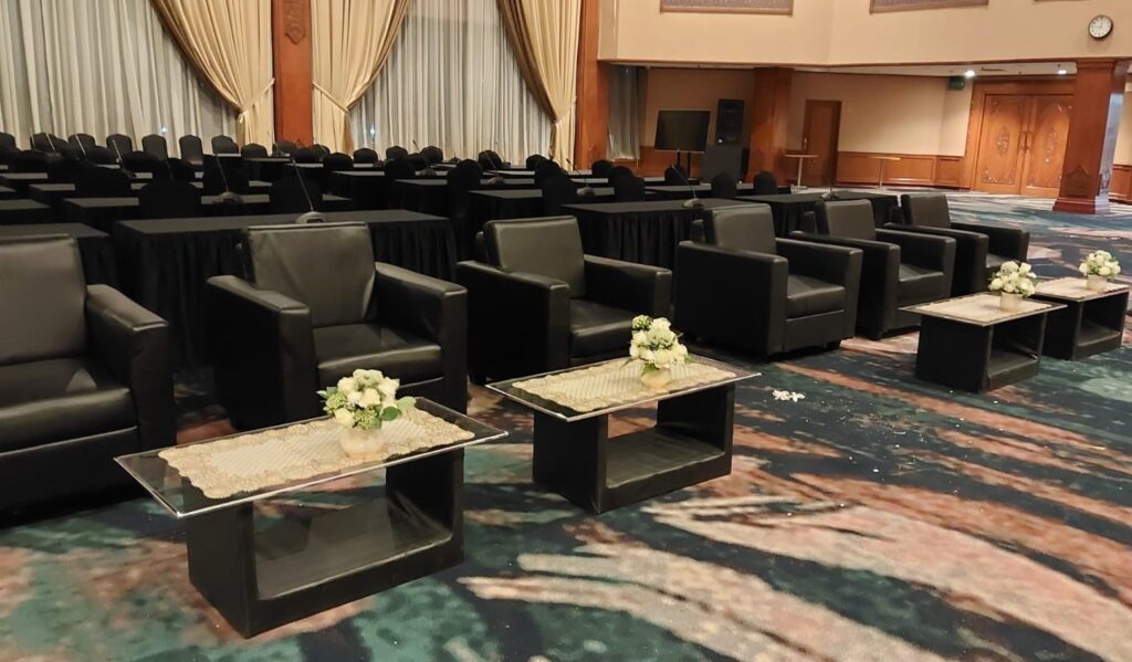 Sewa Meja Kaca VIP Jakarta