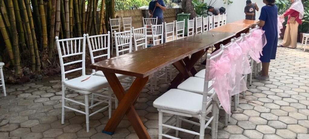 sewa kursi tiffany putih jabodetabek
