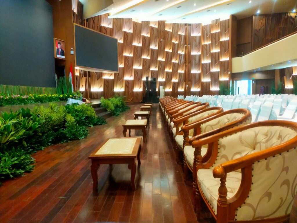 sewa Meja VIP kayu Event jakarta