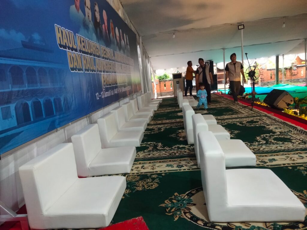 sewa sofa lesehan jakarta pusat