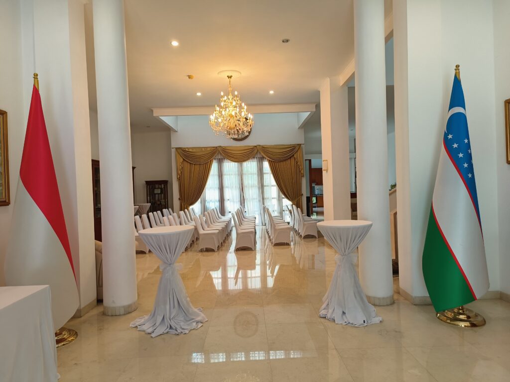 sewa meja barstool bekasi timur