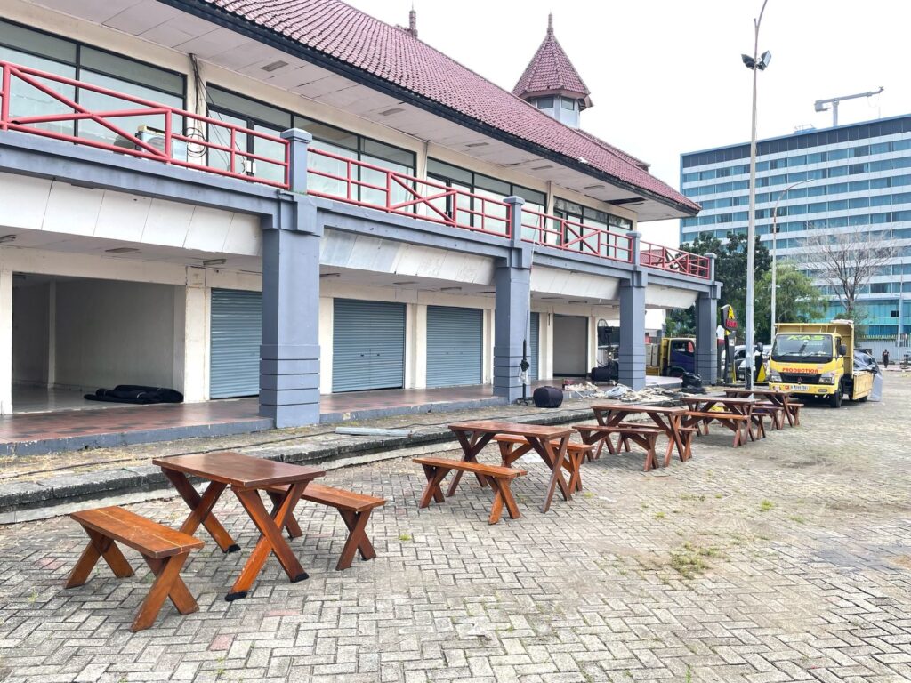 sewa meja dan kursi taman-jakarta