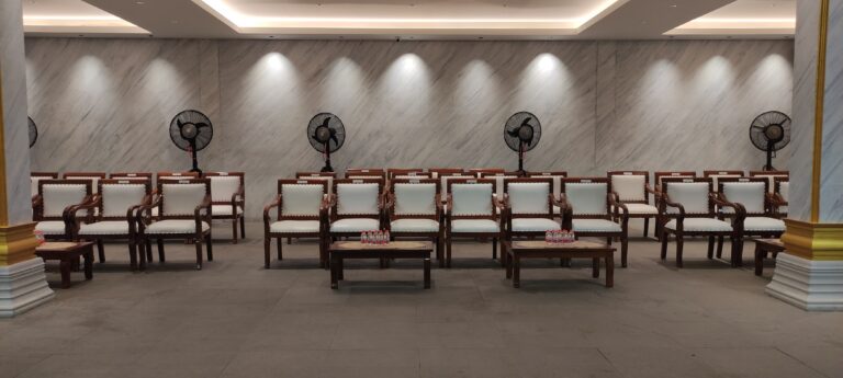 Sewa Kursi Kayu VIP-Jakarta Selatan