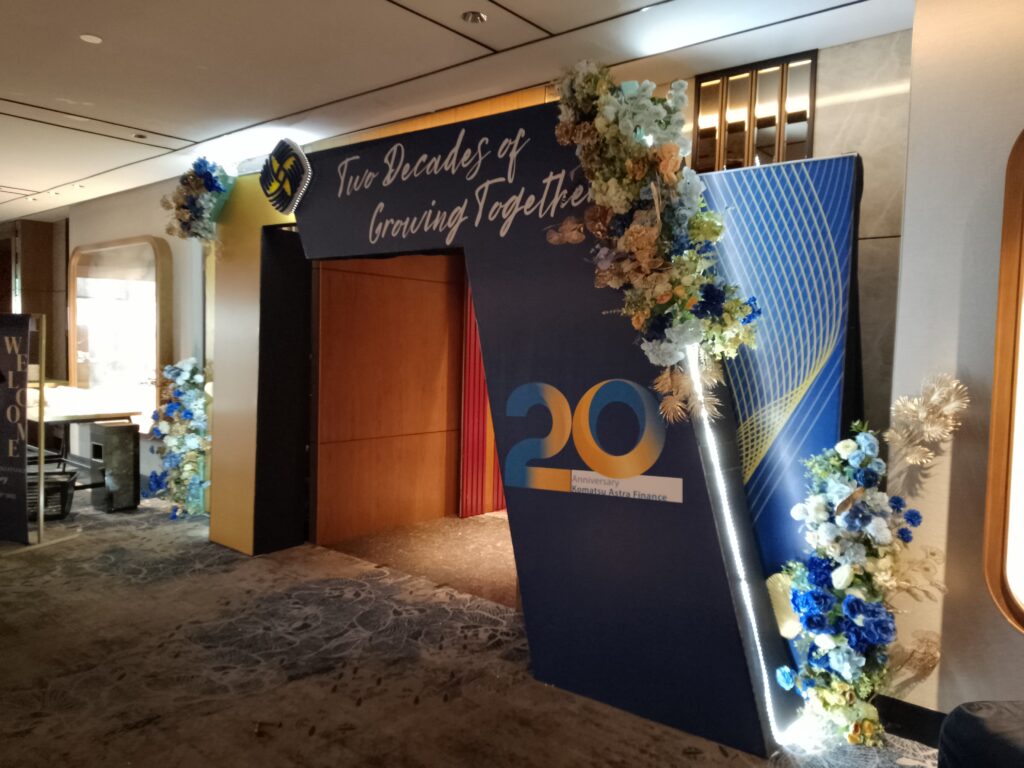 sewa gate dan wings backdrop custom