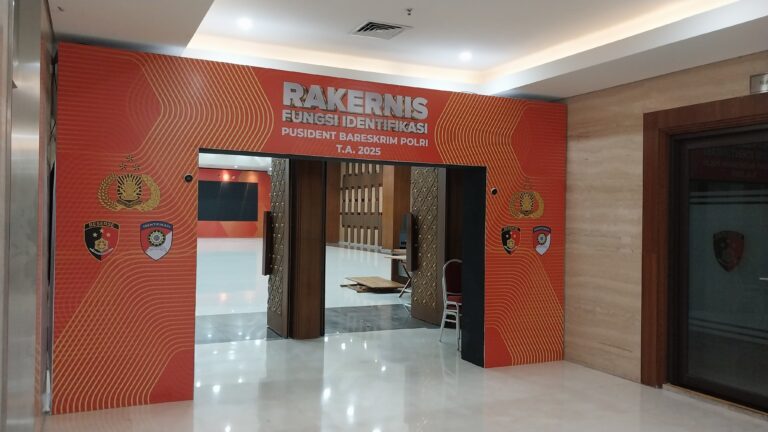 Sewa Gate & Wings Backdrop Jakarta