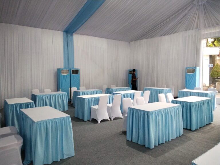 Sewa Meja Kotak Cover Warna-Warni