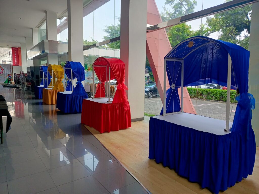 Sewa Meja Gubukan Event Bekasi Timur