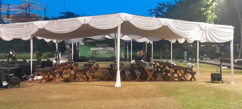 Sewa Meja Taman Jakarta Selatan