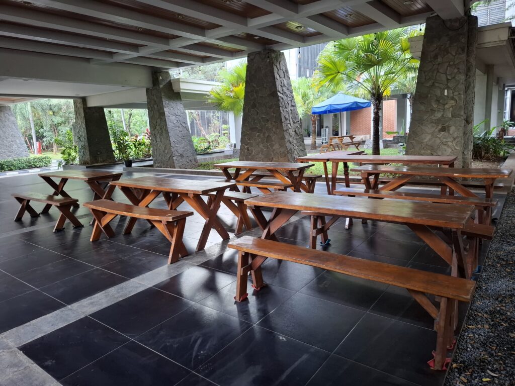 Sewa Meja Taman Extra Bogor