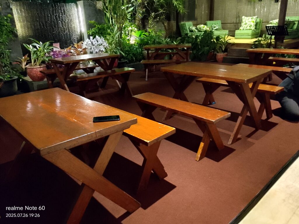 Sewa Meja Taman Extra Bogor