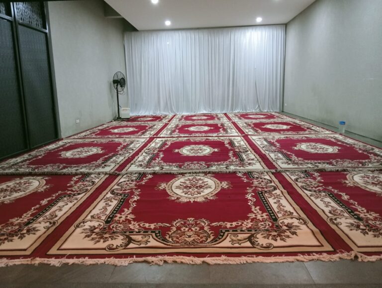 Sewa Karpet Permadani Merah – Depok