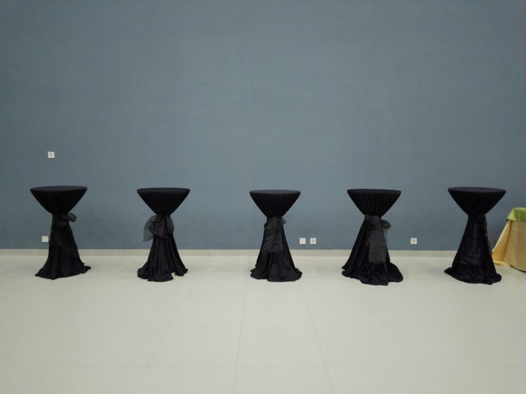 Sewa Meja Dan Kursi Barstool - Depok