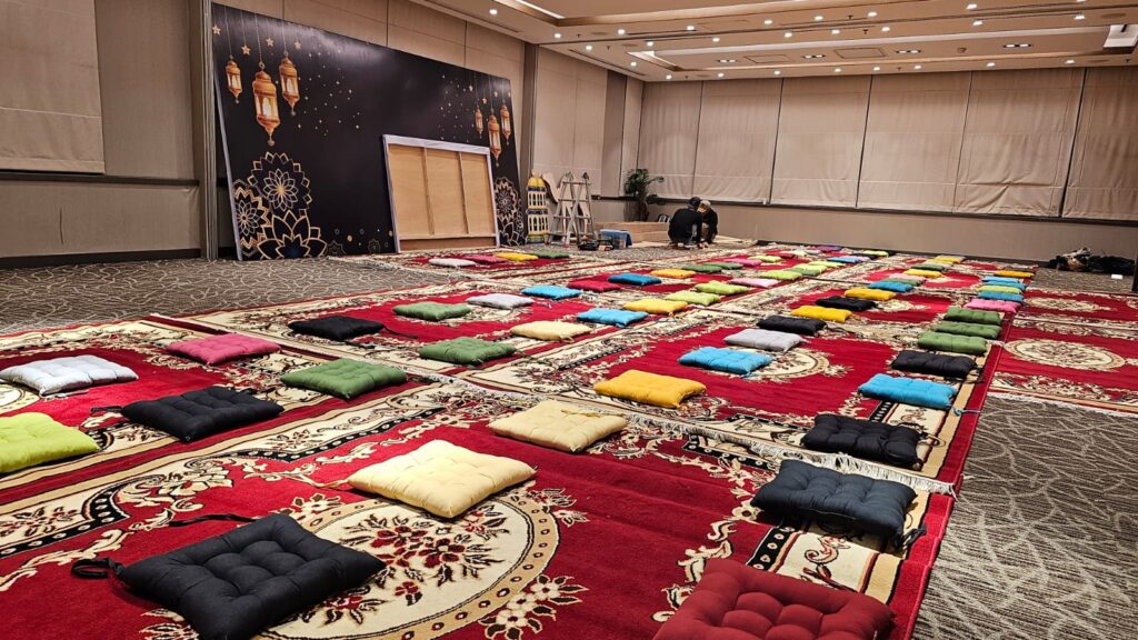 Sewa Karpet Permadani Merah - Depok