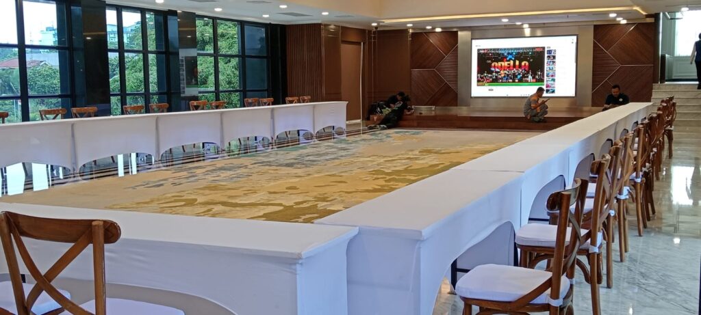 Sewa Meja IBM Murah - Bekasi Timur