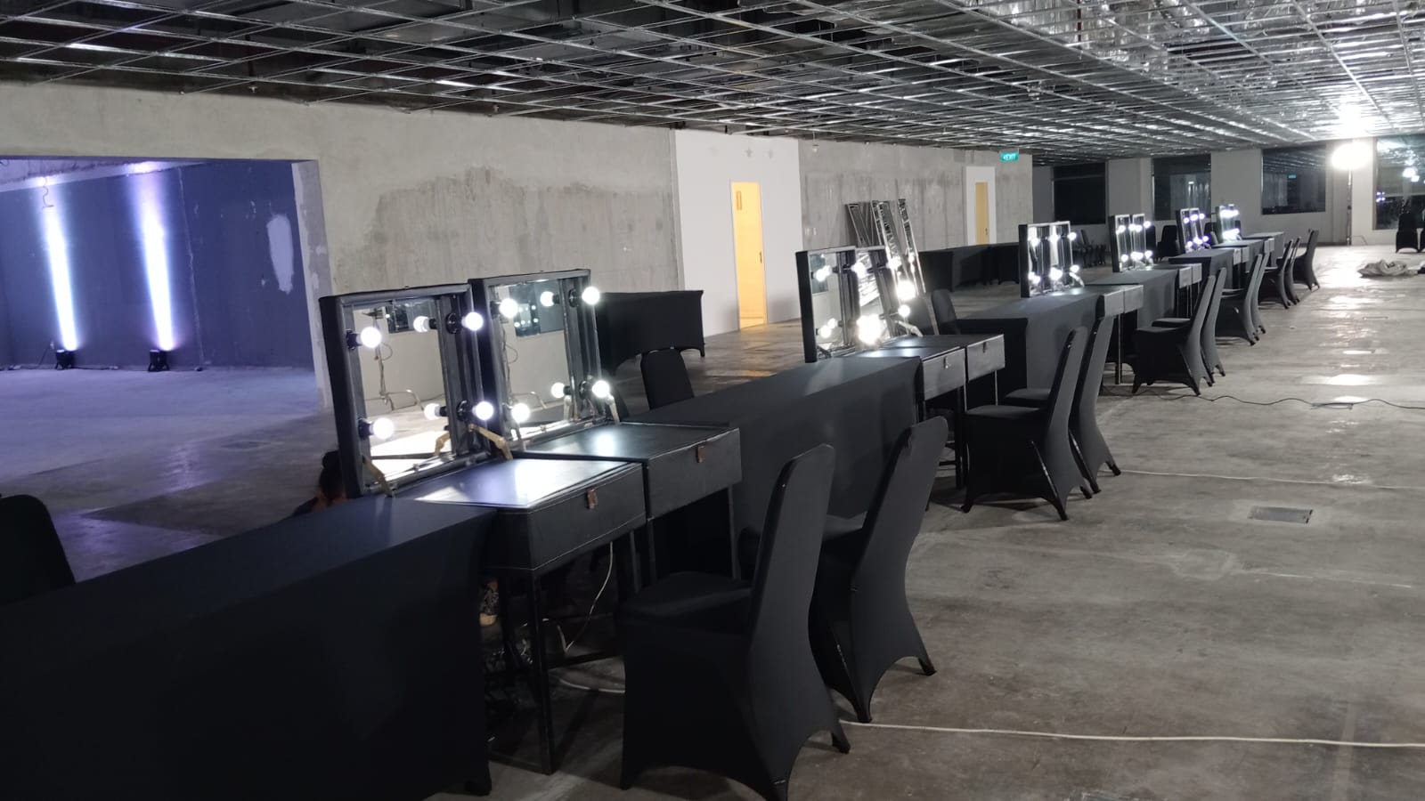 Sewa Meja Rias Portable – Event Bogor