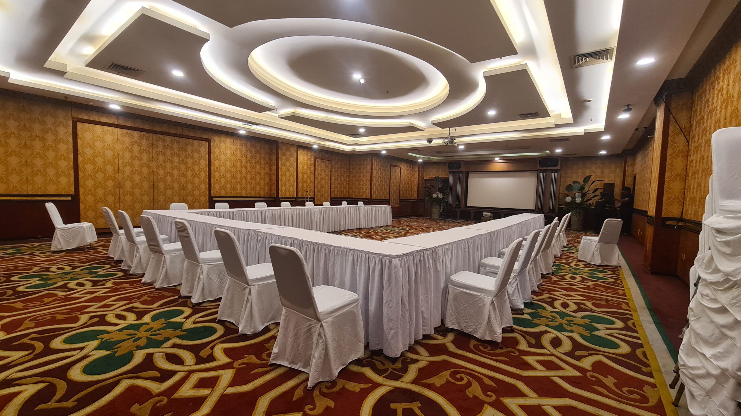 Sewa Meja IBM Murah – Bekasi Timur