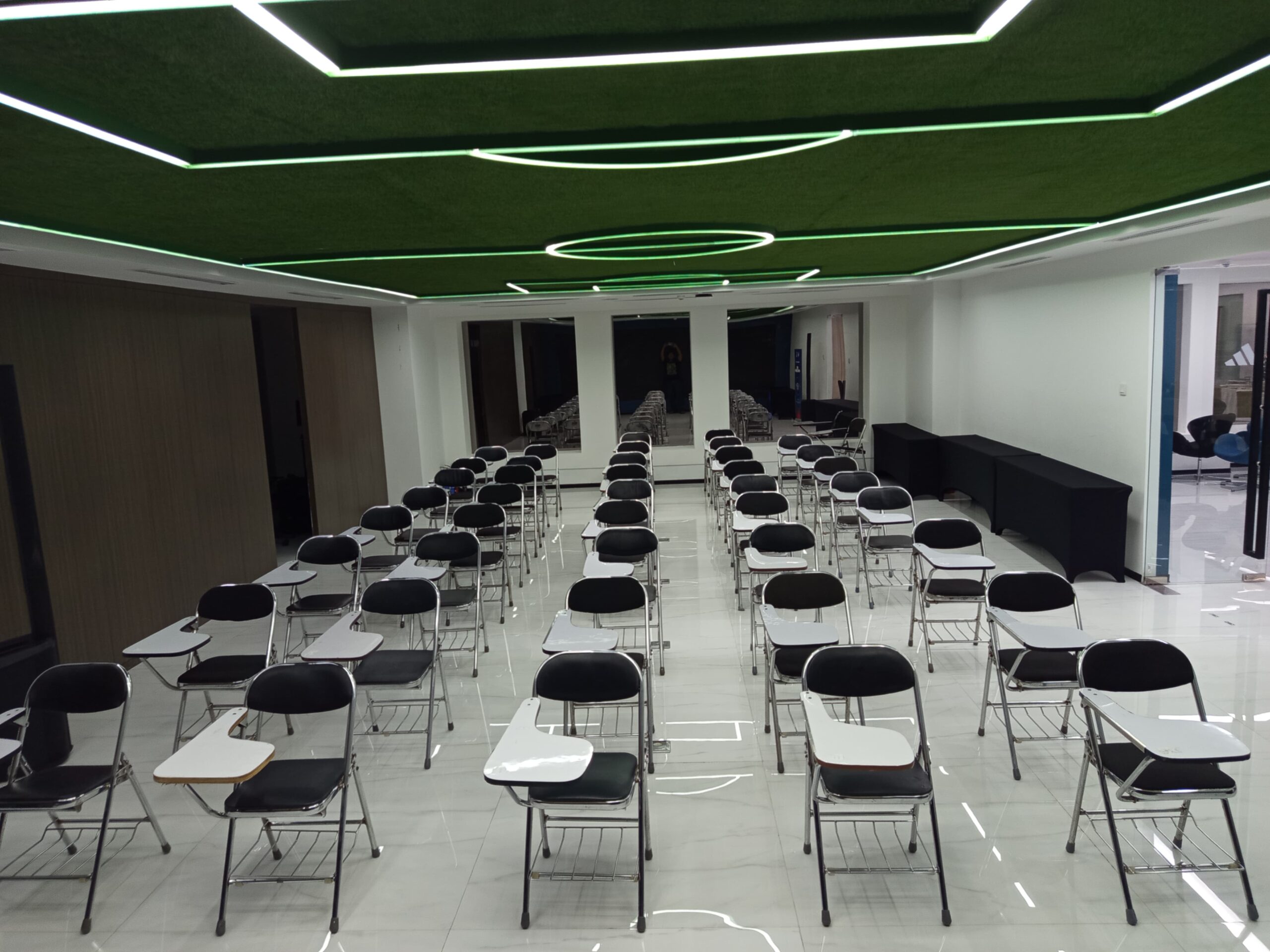 Sewa Kursi Kuliah – Tanggerang