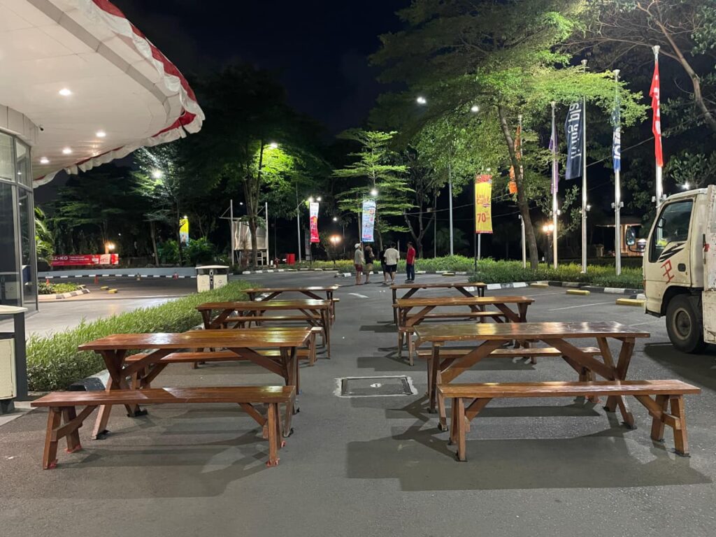 Sewa Meja Taman Extra - Jakarata Utara