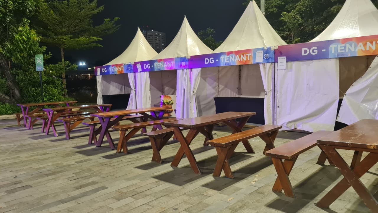 Sewa Meja Taman Extra – Jakarata Utara