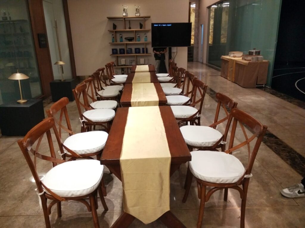 Jasa Sewa Kursi Crossback Jakarta