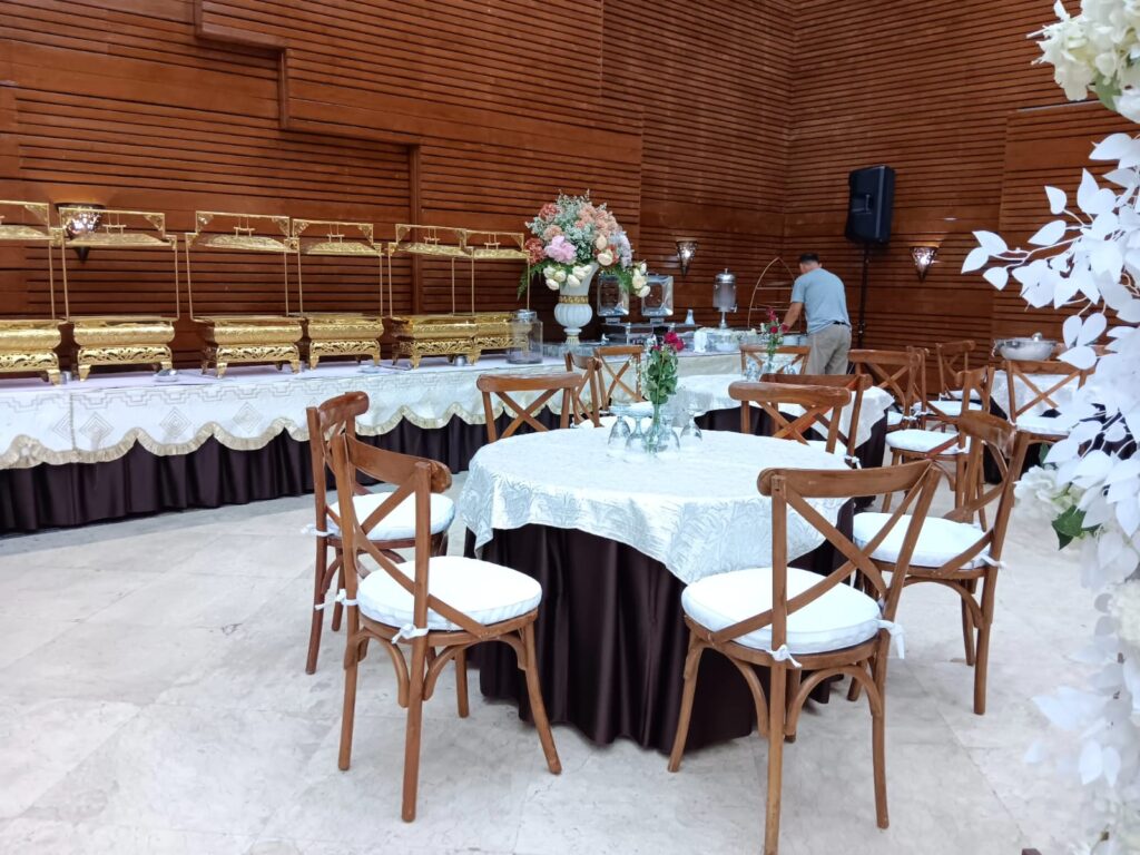 Jasa Sewa Kursi Crossback Jakarta