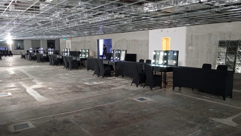 Jasa Sewa Meja Kaca Rias Jakarta