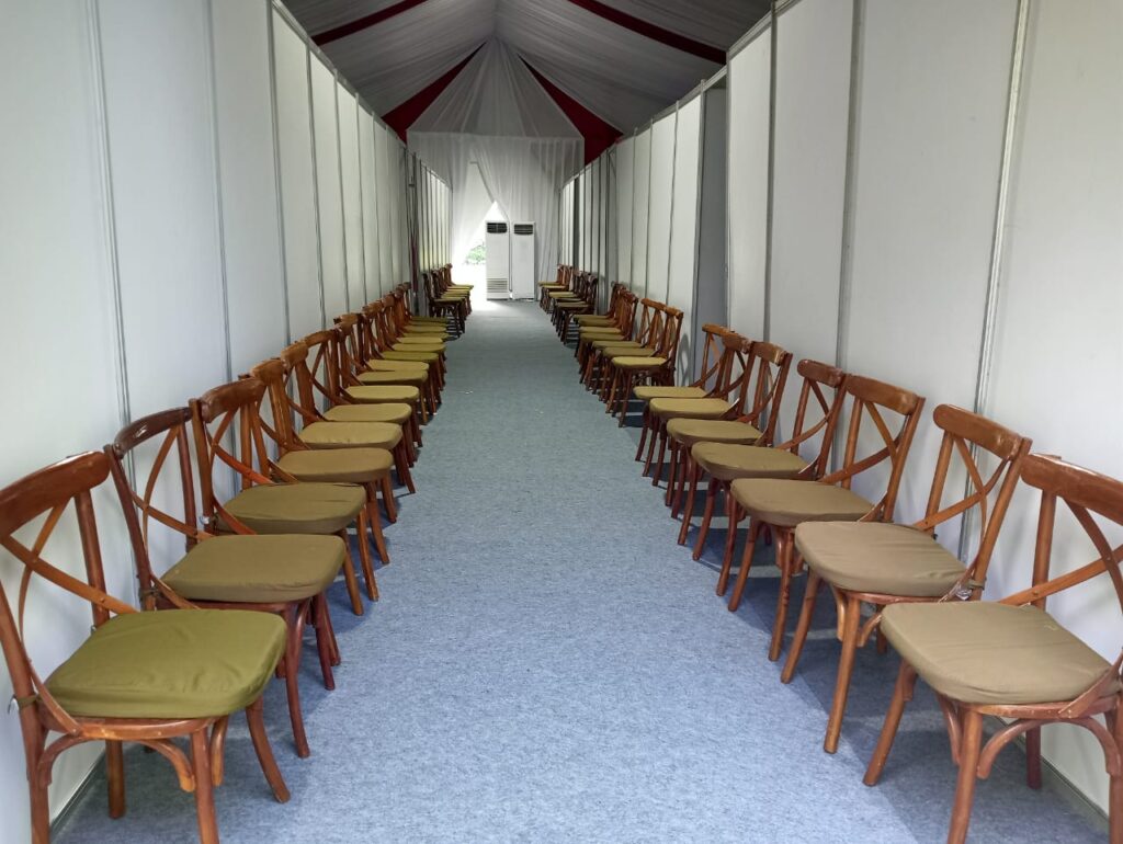 Jasa Sewa Kursi Crossback Jakarta