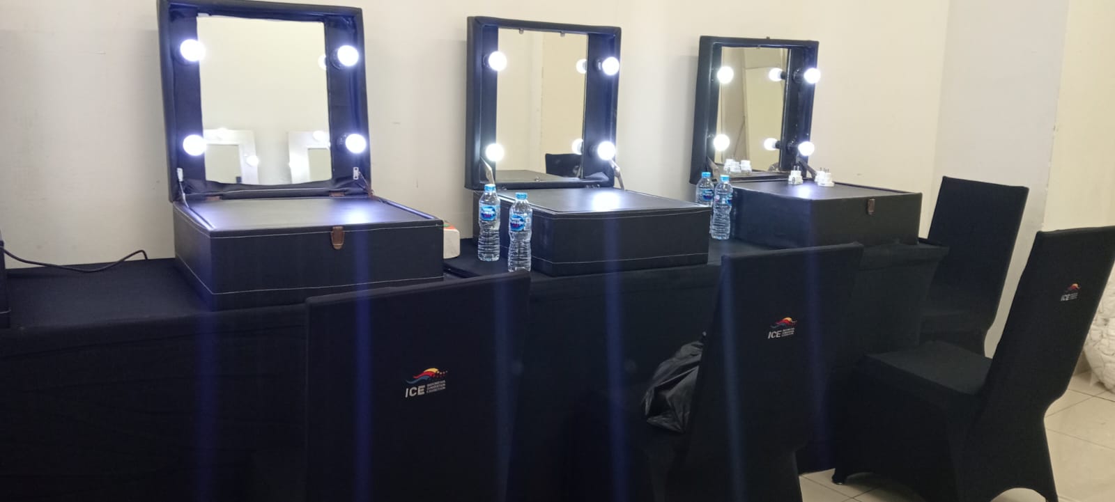 Jasa Sewa Meja Kaca Rias Jakarta