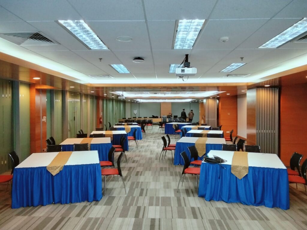 Jasa Sewa Meja Kotak Jakarta Selatan