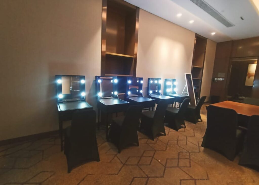 Jasa Sewa Meja Kaca Rias Jakarta