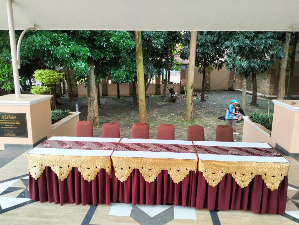 Jasa Sewa Meja Kotak Jakarta Selatan