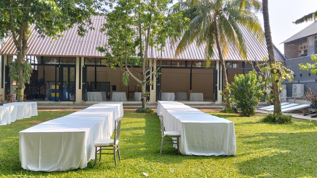 Jasa Sewa Meja Kotak Jakarta Selatan