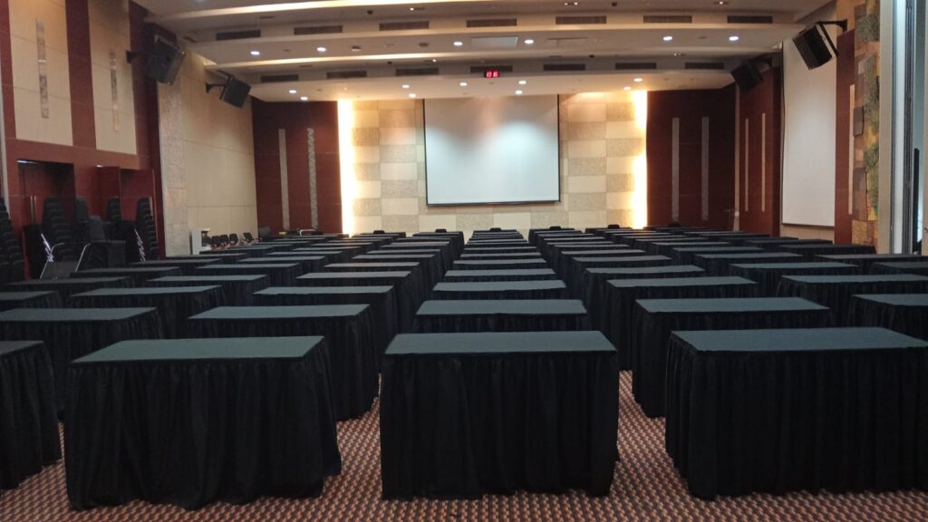 Jasa Sewa Meja Kotak Jakarta Selatan