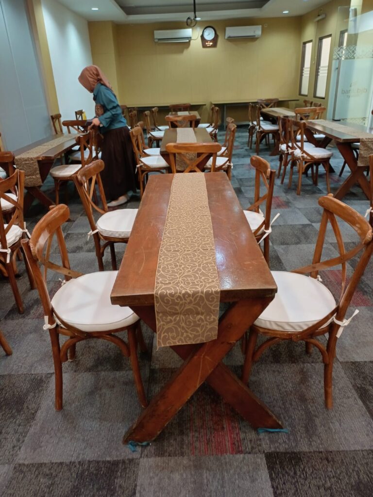 Jasa Sewa Kursi Crossback Jakarta