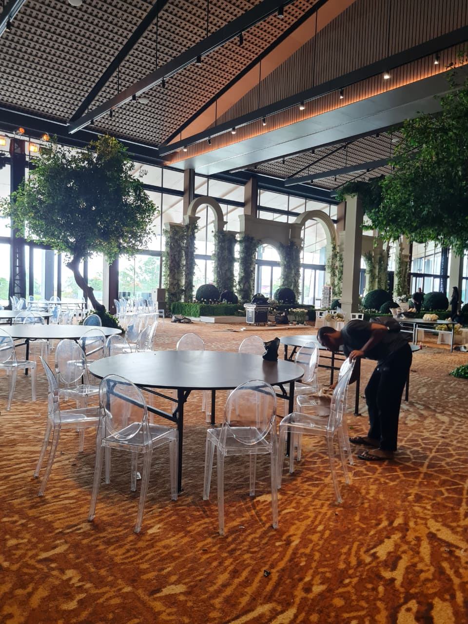 Jasa Sewa Kursi Ghost Jakarta Selatan