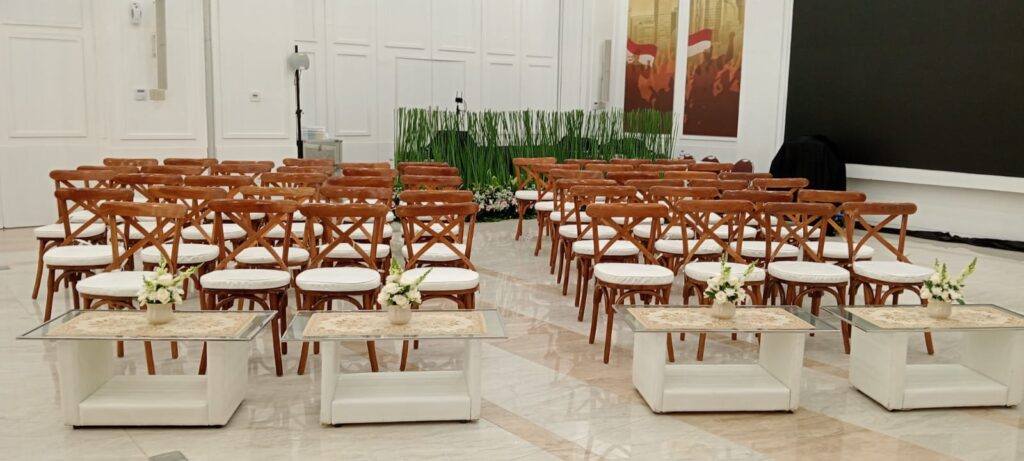 Sewa Kursi Crossback -Depok