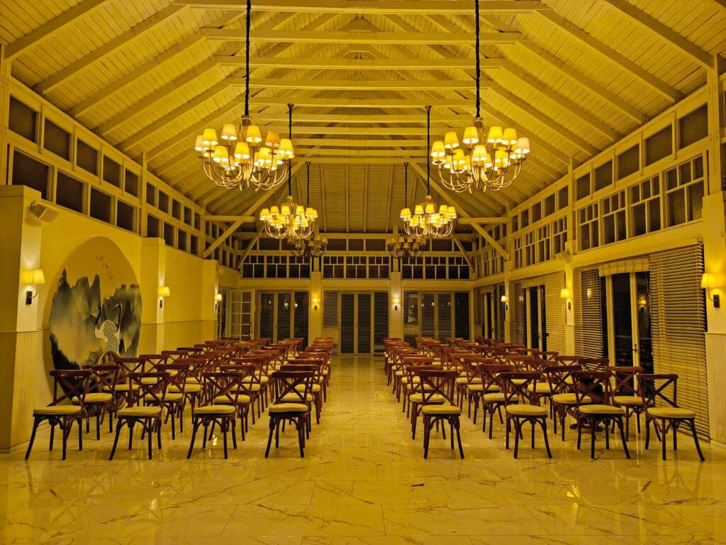 Jasa Sewa Kursi Crossback Jakarta