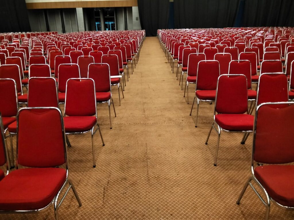 Sewa Kursi Futura Cover