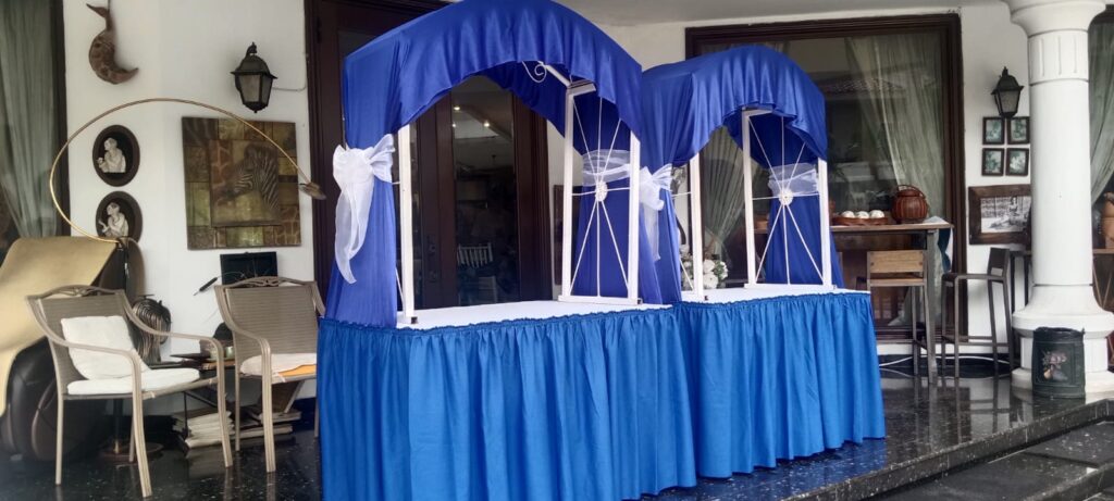 Sewa Meja Gubukan Jakarta Pusat