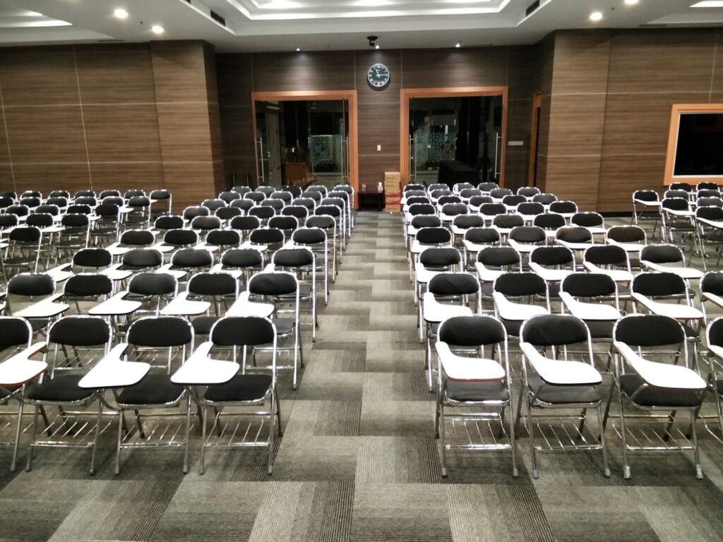 Sewa Kursi Kuliah Event Depok