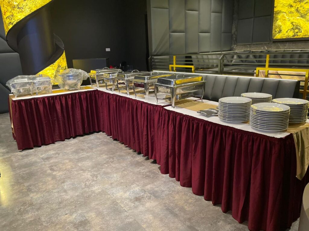 Sewa Meja Gubukan Jakarta Pusat