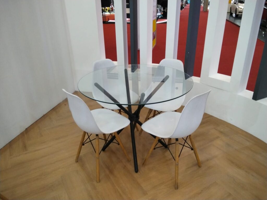 Sewa Meja Dealing Kaca Bogor