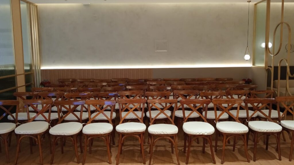 Sewa Kursi Crossback Jakarta Barat