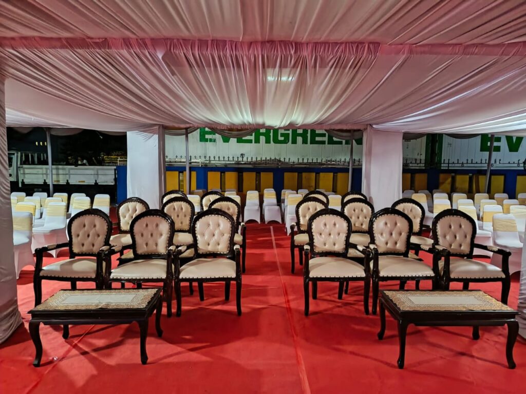 Sewa Kursi Kayu VIP Bekasi Barat